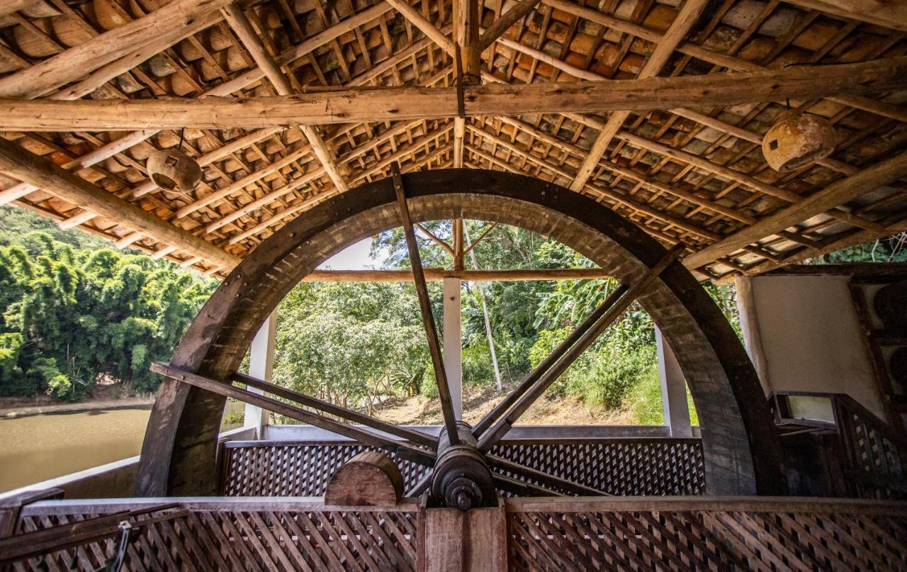 Hotel Fazenda Paciencia Сантана-дус-Монтис Экстерьер фото