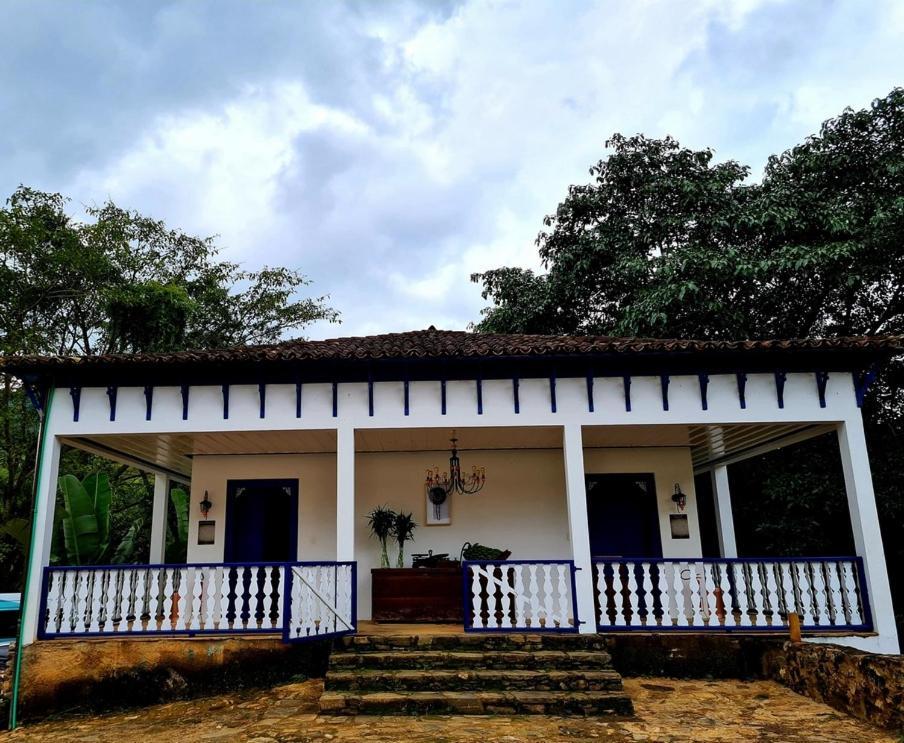 Hotel Fazenda Paciencia Сантана-дус-Монтис Экстерьер фото